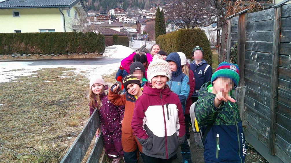 Auf dem Weg zum Spielplatz