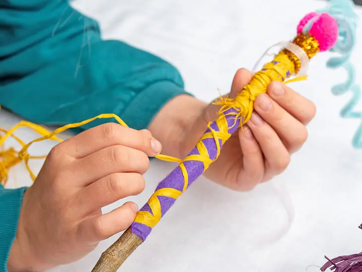 Bildquelle: https://www.meinrothstift.de/rb-cms-holz-basteln-kinder-8-jahre-zauberstab Zauberstab