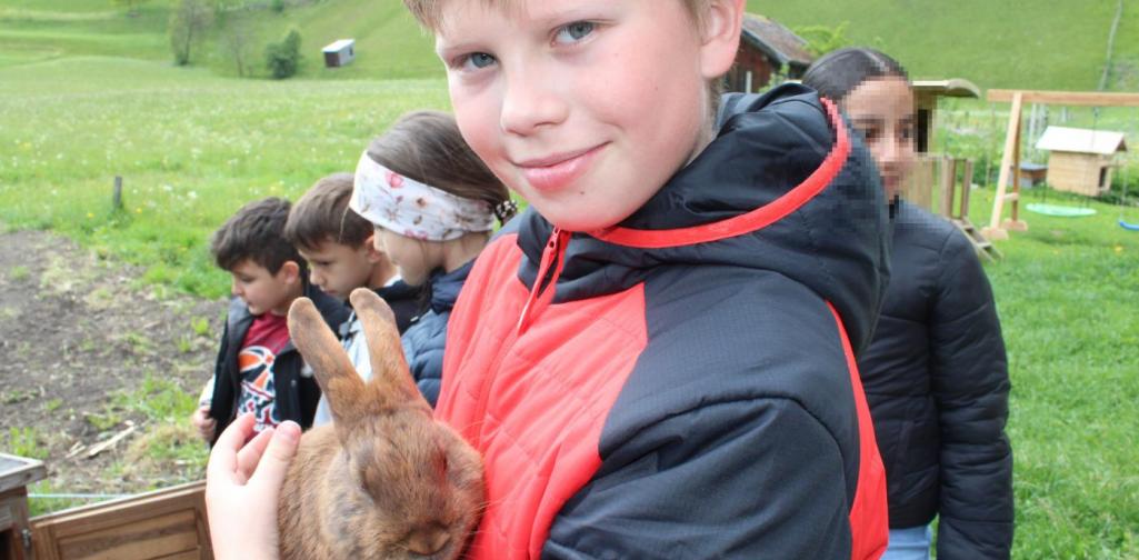Raphael mit Hase
