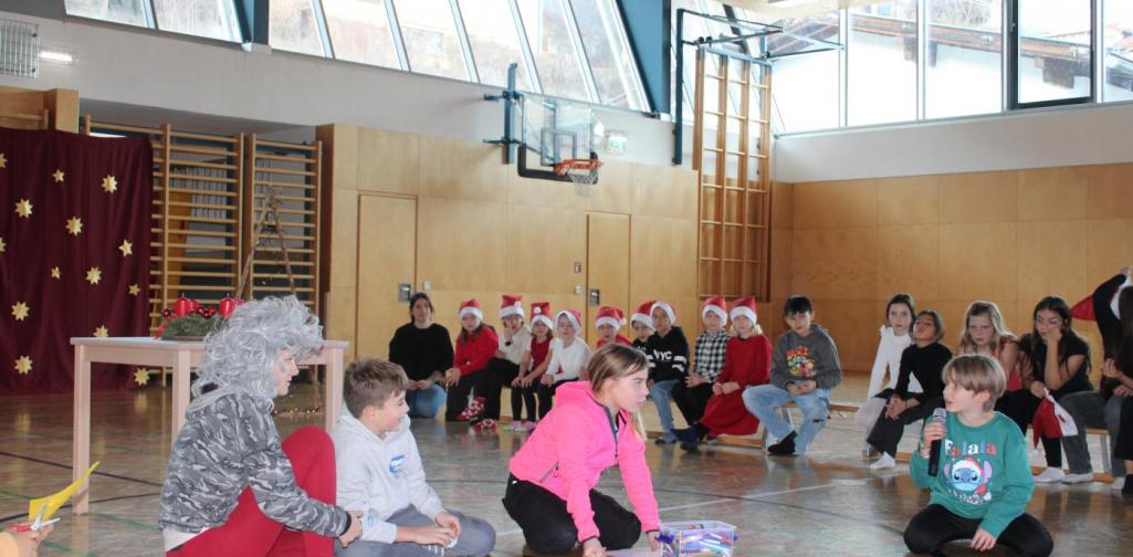 Kinder auf der Bühne